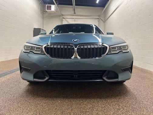 2019 BMW 330 i xDrive