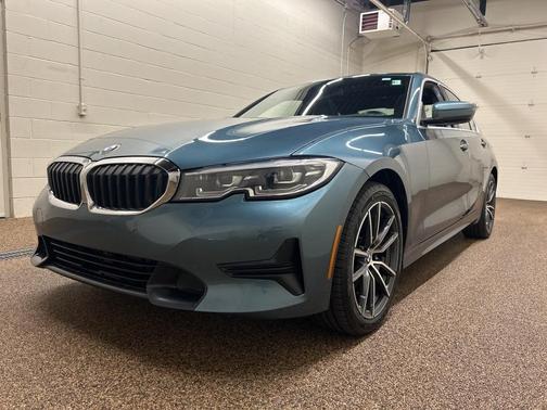 2019 BMW 330 i xDrive