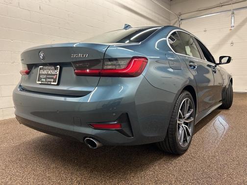 2019 BMW 330 i xDrive