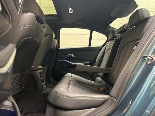 2019 BMW 330 i xDrive