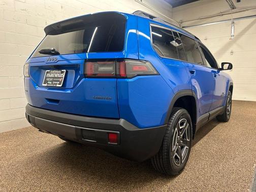 Hydro Blue Pearlcoat 2026 Jeep Cherokee LAREDO/LIMITED