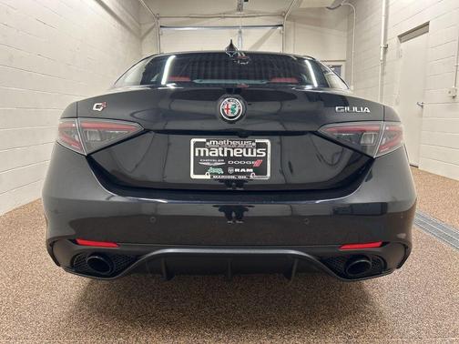 Vulcano Black Metallic 2024 Alfa Romeo Giulia Veloce
