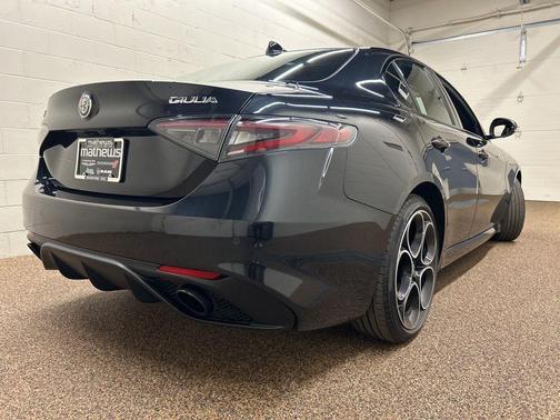 Vulcano Black Metallic 2024 Alfa Romeo Giulia Veloce