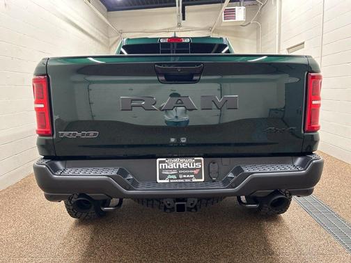 Serrano Red 2026 RAM 1500 RHO