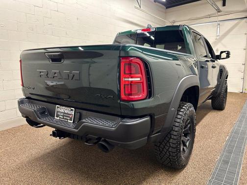 Serrano Red 2026 RAM 1500 RHO