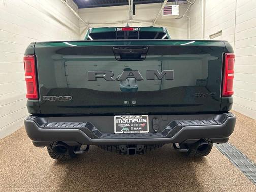 Serrano Red 2026 RAM 1500 RHO