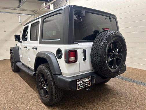 Bright White Clearcoat 2021 Jeep Wrangler Unlimited Sport Altitude