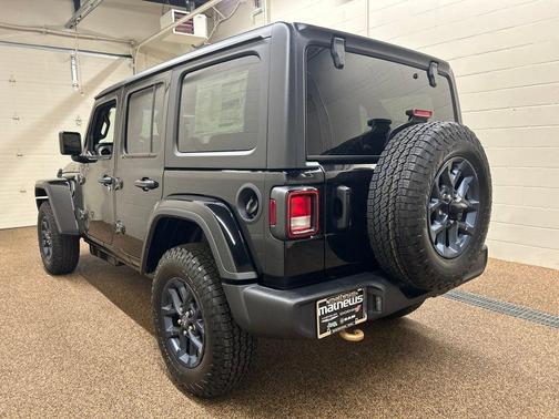 Black Clearcoat 2026 Jeep Wrangler Sport
