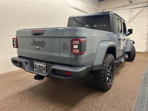 2024 Jeep Gladiator Sport
