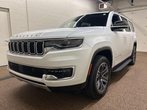 Bright White Clearcoat 2024 Jeep Wagoneer Series II