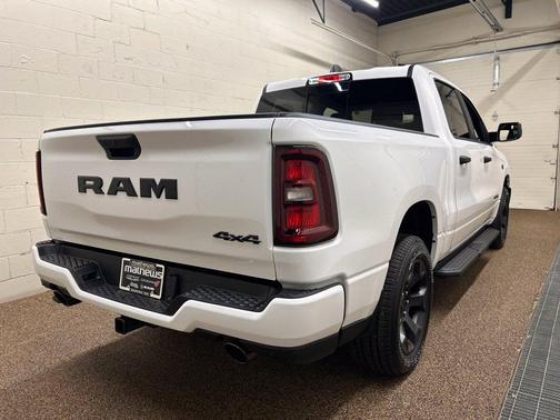 Bright White Clearcoat 2027 RAM 1500 Express