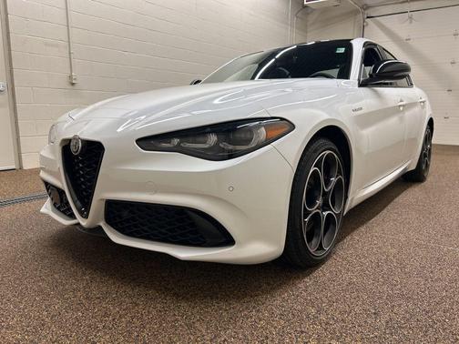 Milano 2024 Alfa Romeo Giulia Veloce
