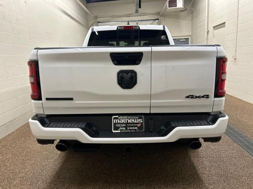 Bright White Clearcoat 2026 RAM 1500 Big Horn/Lone Star