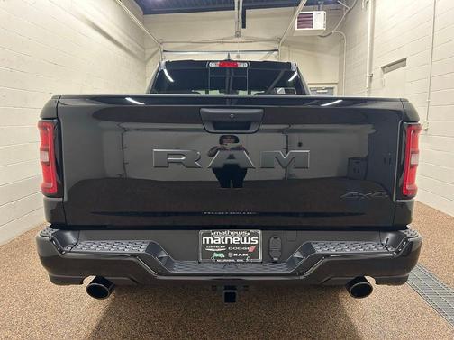 Diamond Black 2026 RAM 1500 Express