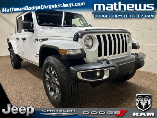 Bright White Clearcoat 2022 Jeep Gladiator Sport