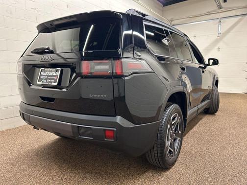 Diamond Black 2026 Jeep Cherokee LAREDO/LIMITED