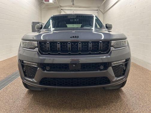Metallic 2026 Jeep Grand Cherokee Limited
