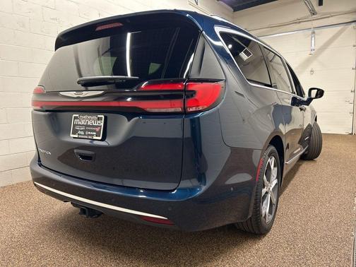 2024 Chrysler Pacifica Pinnacle