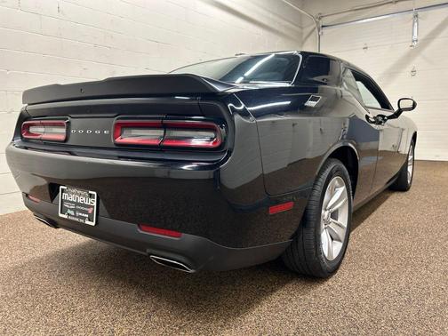 Pitch Black Clearcoat 2023 Dodge Challenger SXT