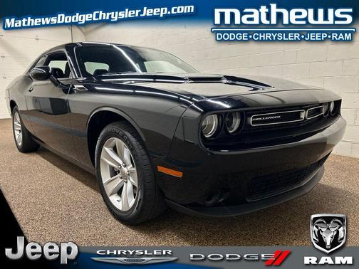 Pitch Black Clearcoat 2023 Dodge Challenger SXT