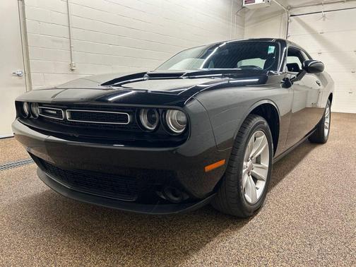 Pitch Black Clearcoat 2023 Dodge Challenger SXT