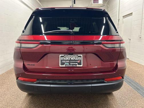 Velvet Red Pearlcoat 2024 Jeep Grand Cherokee Laredo