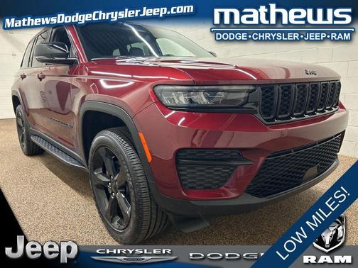 Velvet Red Pearlcoat 2024 Jeep Grand Cherokee Laredo