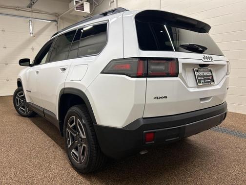 2026 Jeep Cherokee LAREDO/LIMITED