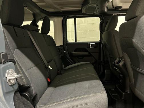 Anvil Clearcoat 2025 Jeep Wrangler 4xe Sahara