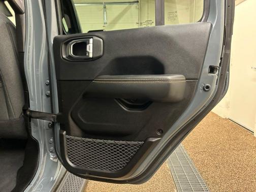 Anvil Clearcoat 2025 Jeep Wrangler 4xe Sahara