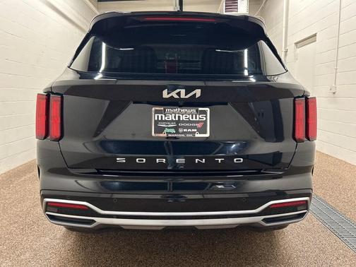 2022 Kia Sorento SX