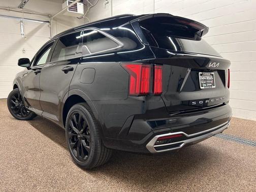 2022 Kia Sorento SX
