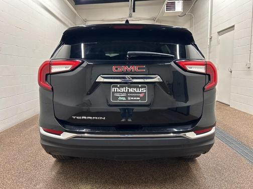 2024 GMC Terrain SLT