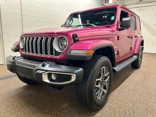 Limited Edition Tuscadero Pearlcoat 2024 Jeep Wrangler Sahara