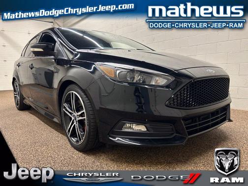 Shadow Black 2018 Ford Focus ST Base