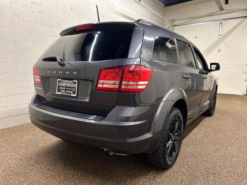 Granite Crystal Clearcoat Metallic 2020 Dodge Journey SE Value
