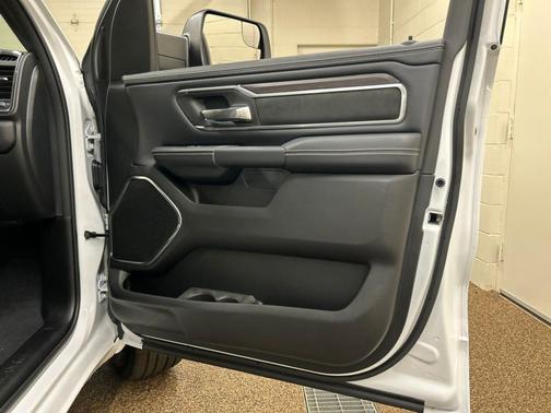Bright White Clearcoat 2026 RAM 1500 Laramie