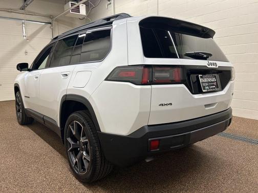 Bright White Clearcoat 2026 Jeep Cherokee Overland