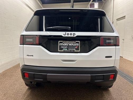 Bright White Clearcoat 2026 Jeep Cherokee Overland