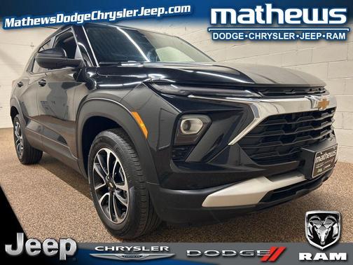 Mosaic Black Metallic 2025 Chevrolet Trailblazer LT
