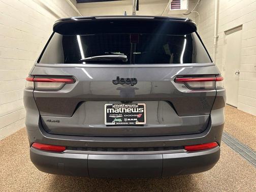 Metallic 2026 Jeep Grand Cherokee L Laredo