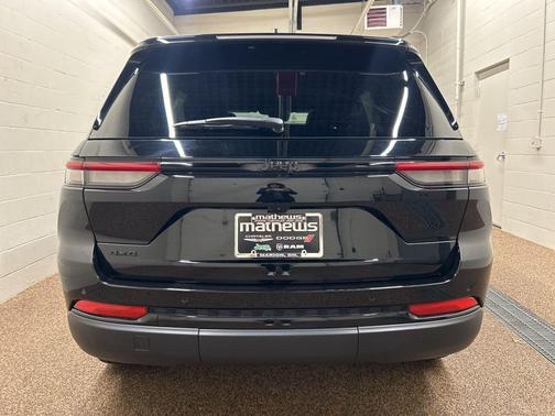 2024 Jeep Grand Cherokee Laredo