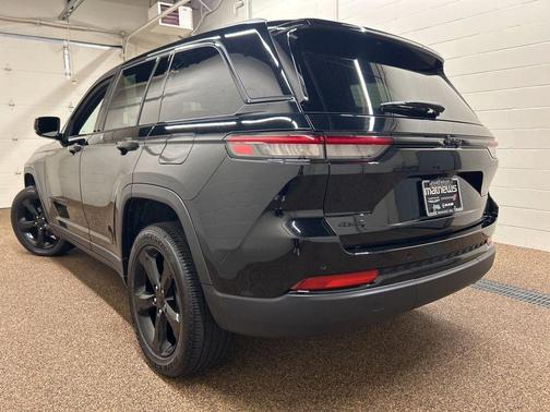 2024 Jeep Grand Cherokee Laredo