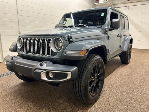 Anvil Clearcoat 2025 Jeep Wrangler 4xe Sahara