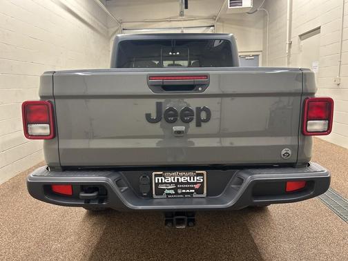 2022 Jeep Gladiator Sport