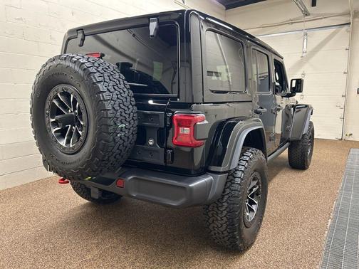 Black Clearcoat 2026 Jeep Wrangler Rubicon