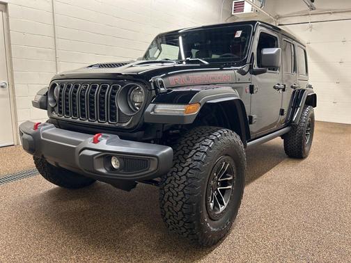 Black Clearcoat 2026 Jeep Wrangler Rubicon