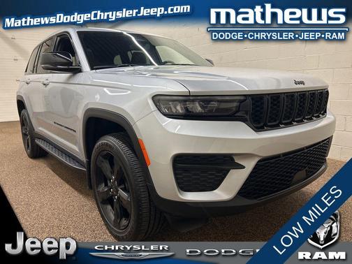 Silver Zynith 2024 Jeep Grand Cherokee Laredo