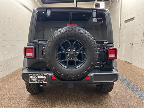 2024 Jeep Wrangler Sport