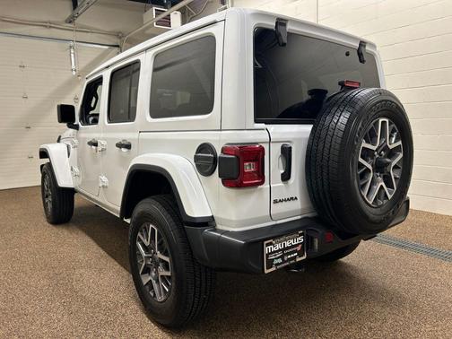 Bright White Clearcoat 2025 Jeep Wrangler Sahara